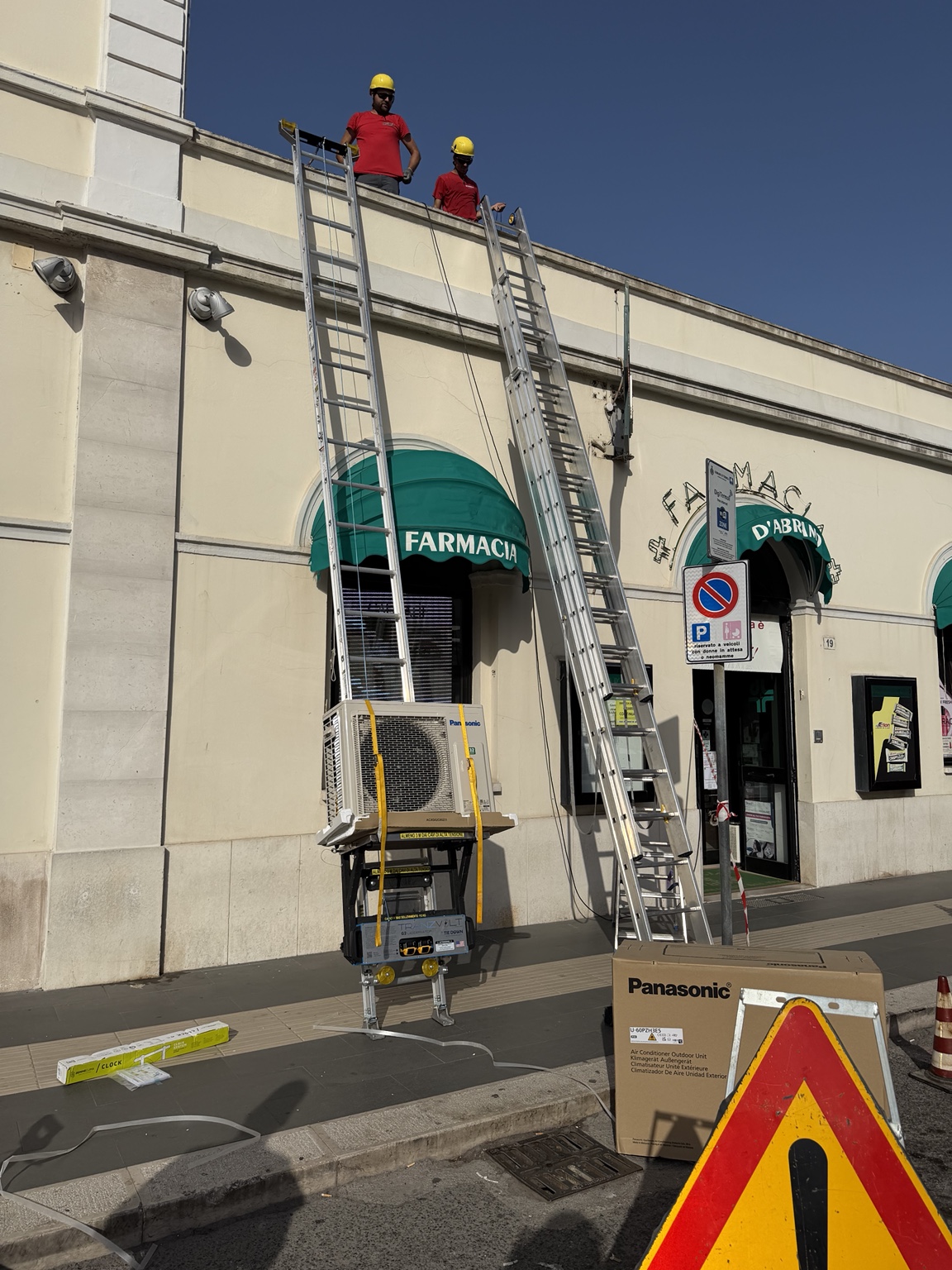 Intervento in quota su un edificio commerciale